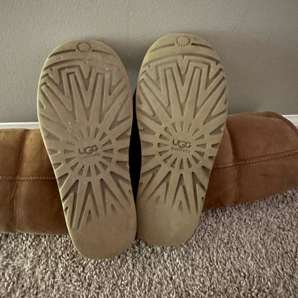 UGG boots size 7 - Picture 8 of 12